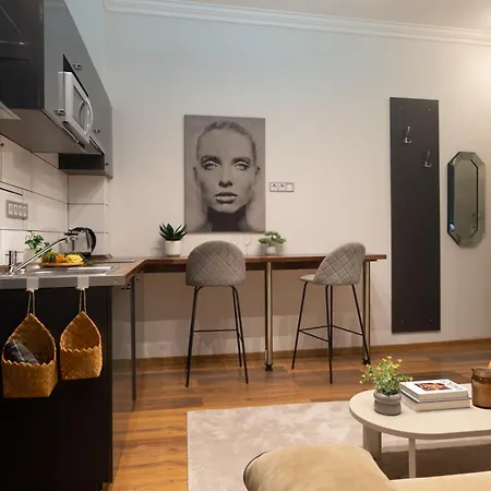 Chic 1br Retreat Near New York Cafe With View Budapest