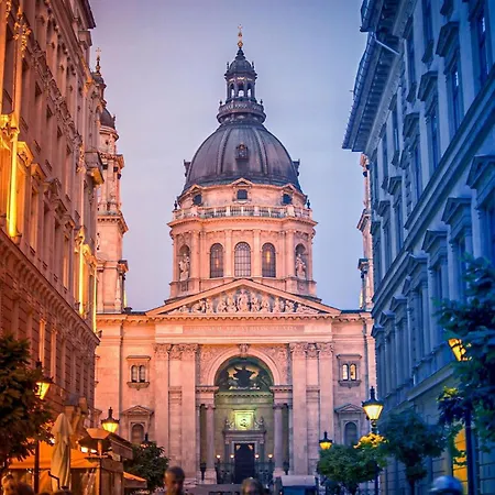 Apartment Chic 1br Retreat Near New York Cafe With View Budapest
