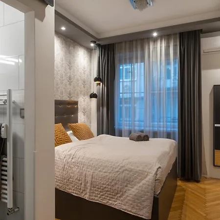 Apartment Chic 1br Retreat Near New York Cafe With View *