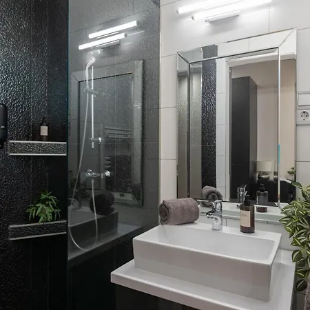 Apartment Chic 1br Retreat Near New York Cafe With View Budapest