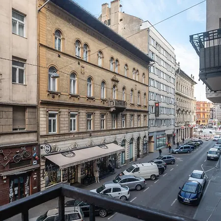 아파트 Super Cosy 3br Near Newyork Cafe With Balcony 부다페스트