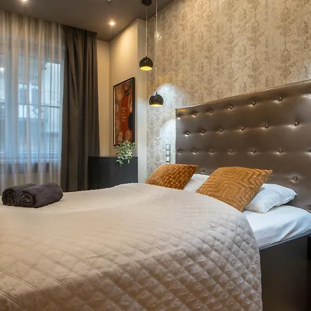 Super Cosy 3br Near Newyork Cafe With Balcony 아파트 부다페스트