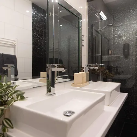 아파트 Super Cosy 3br Near Newyork Cafe With Balcony *