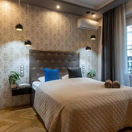 Appartamento Super Cosy 3br Near Newyork Cafe With Balcony