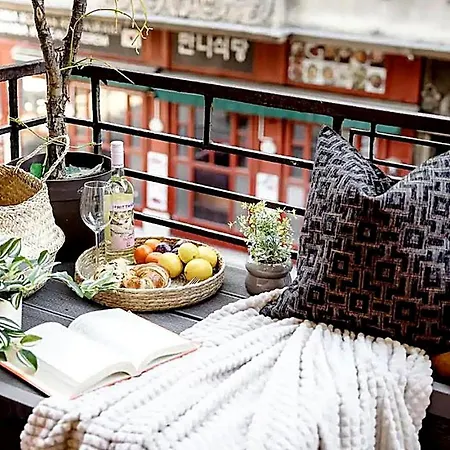 Super Cosy 3br Near Newyork Cafe With Balcony *