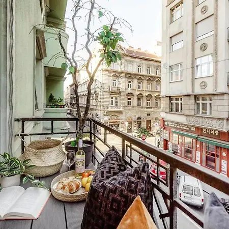 Super Cosy 3br Near Newyork Cafe With Balcony Apartament *