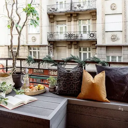 Super Cosy 3br Near Newyork Cafe With Balcony * Budapest